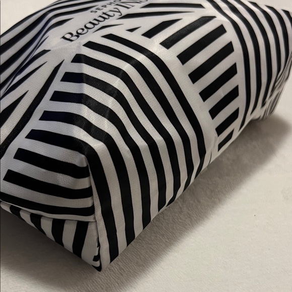Sephora Beauty Insider Monochrome Patterned Bag (H) - Picture 6 of 7